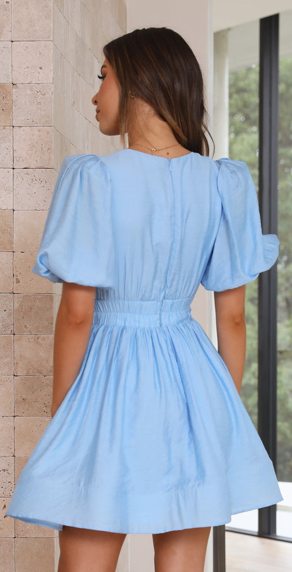Vestido de Manga Lanterna com Decote em V e Marcação de Cintura Feminino