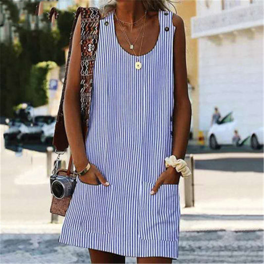 Minivestido Feminino Listrado com Recortes, Decote U, sem Mangas, Bolsos e Botões nas Costas, Reto e Casual