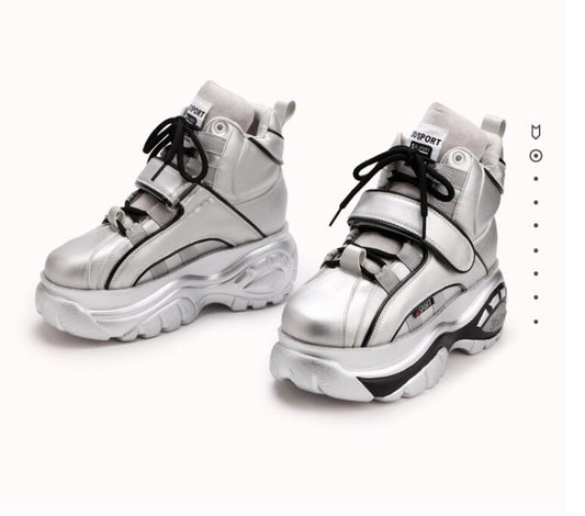 Tênis Cano Alto Estilo Espacial