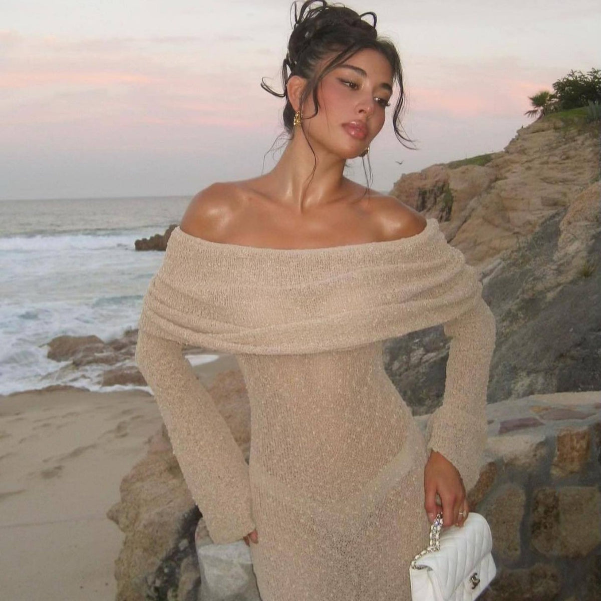 Vestido Longo de Tricô Ombro Único de Manga Longa Feminino - Praia e Férias