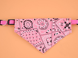 Babador Bandana Triangular Estampado Ajustável para Pets