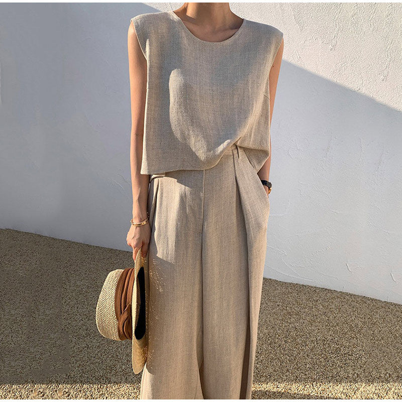 Conjunto de Duas Peças de Algodão e Linho com Blusa Sem Mangas e Calça Pantalona