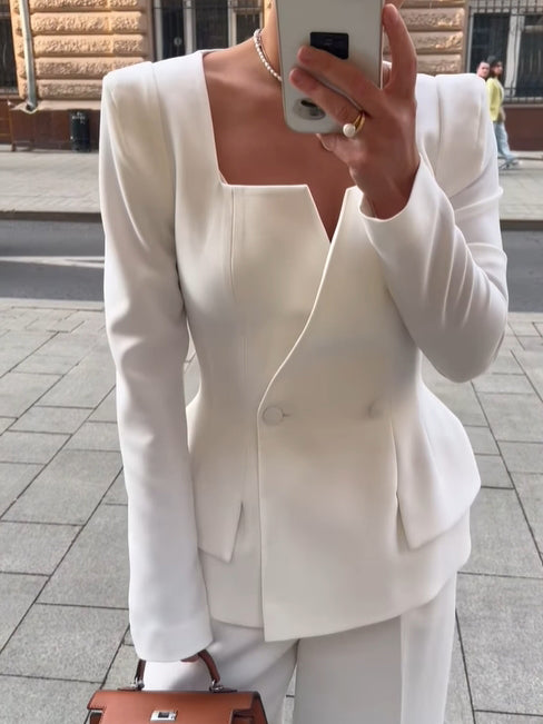 Blazer Liso com Gola Quadrada e Dois Botões