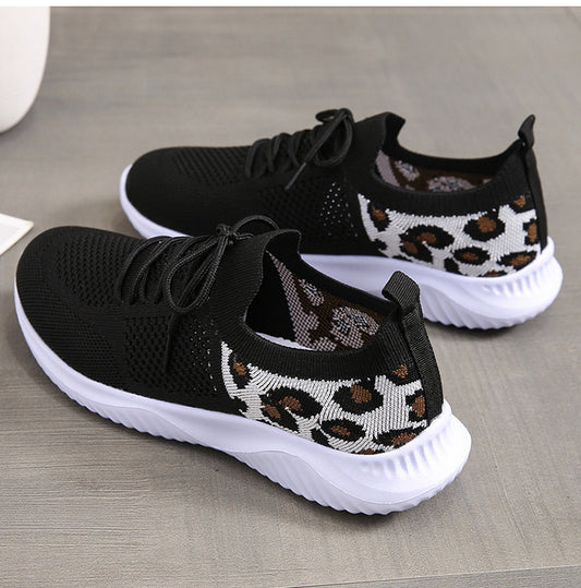 Tênis Branco Feminino Estampa de Leopardo com Cadarço, Esportivo