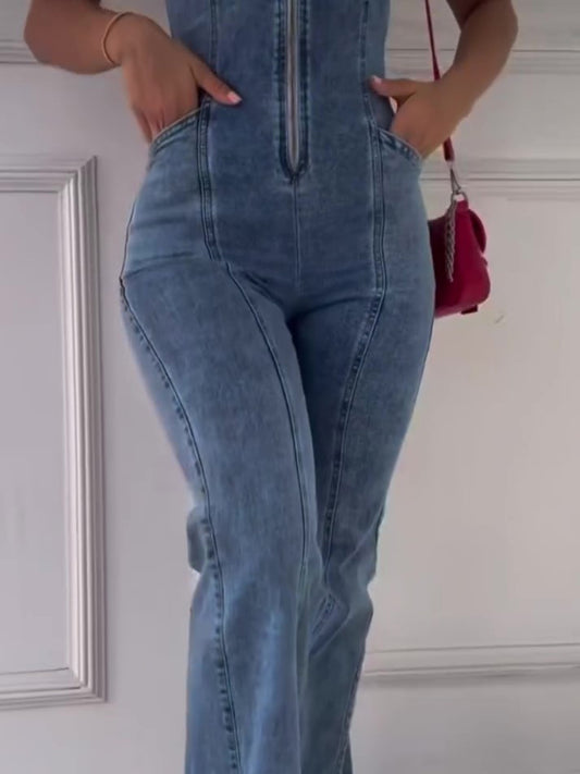 Macacão Jeans Sem Mangas com Painéis e Zíper