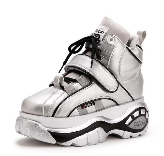 Tênis Cano Alto Estilo Espacial