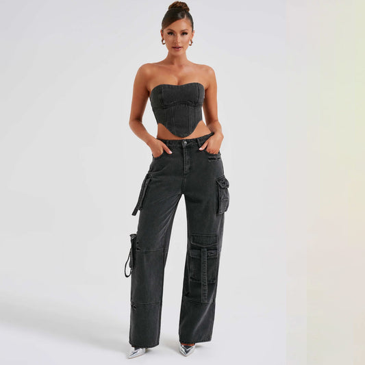 Calça Jeans de Cintura Baixa com Detalhe Tridimensional e Bolsos Feminina