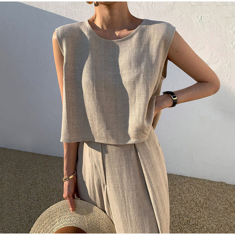Conjunto de Duas Peças de Algodão e Linho com Blusa Sem Mangas e Calça Pantalona