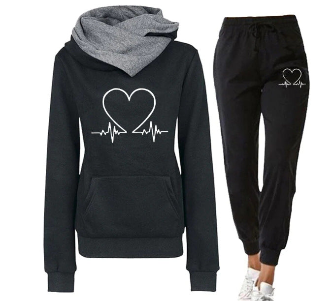 Conjunto Esportivo com Moletom com Capuz Estampa de Coração e Calça com Cordão Casual
