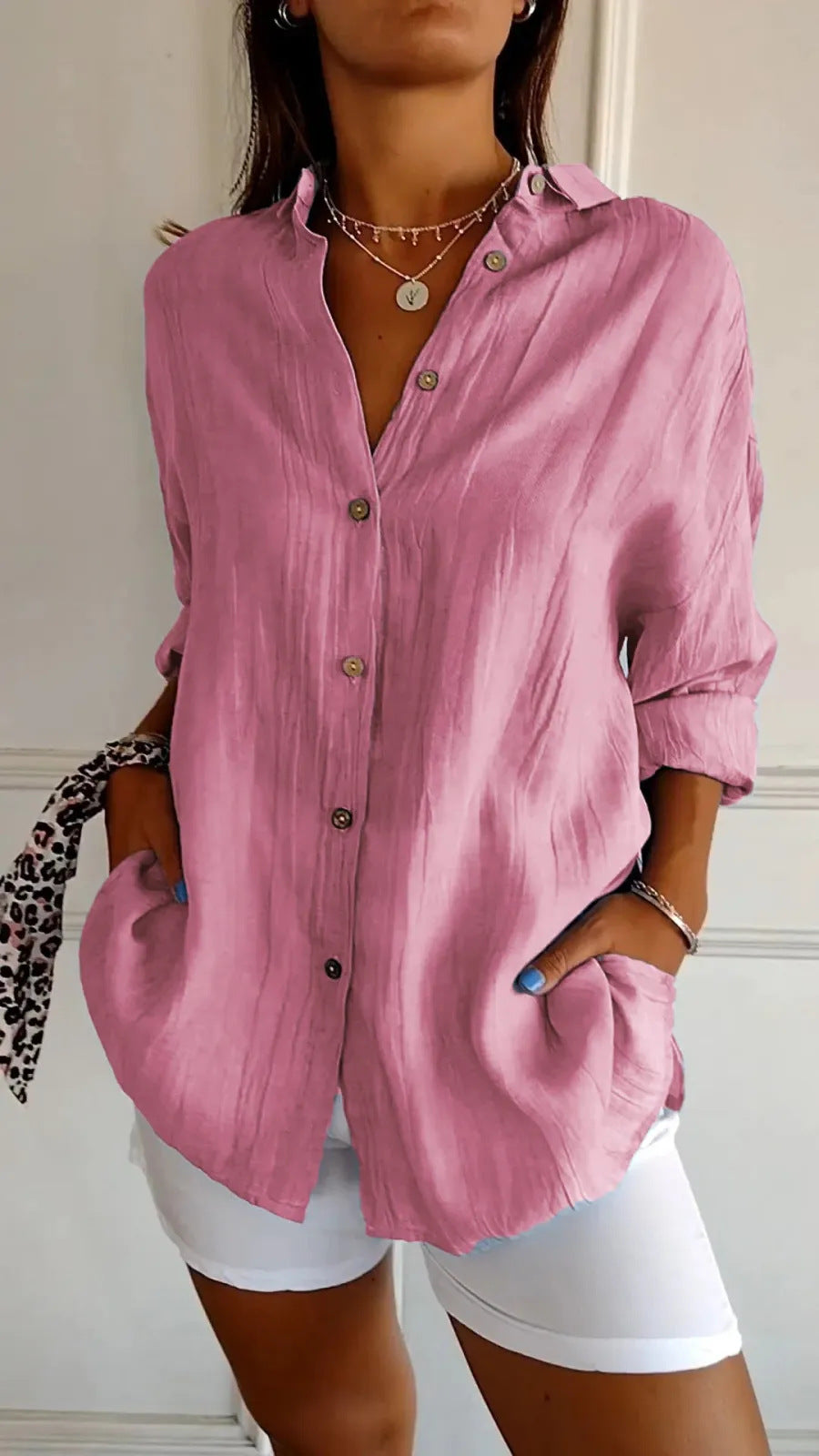 Camisa de Manga Longa com Lapela e Pregas Abotoada Feminina