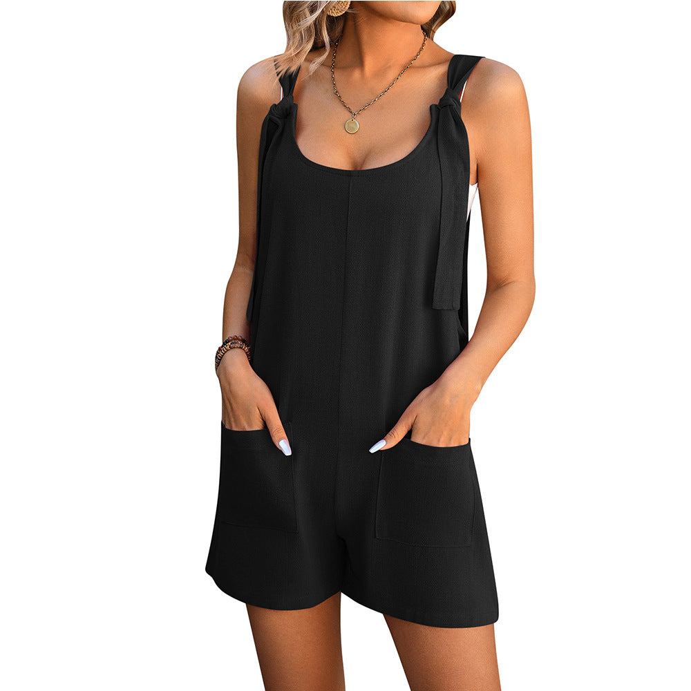 Macacão Curto com Bolsos de Perna Reta - Praia e Verão Feminino