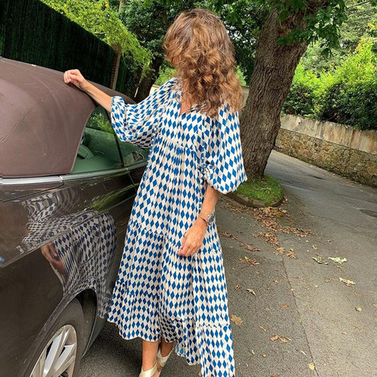 Vestido Boho Vintage Estampado Solto com Decote em V e Manga Curta Feminino - Verão