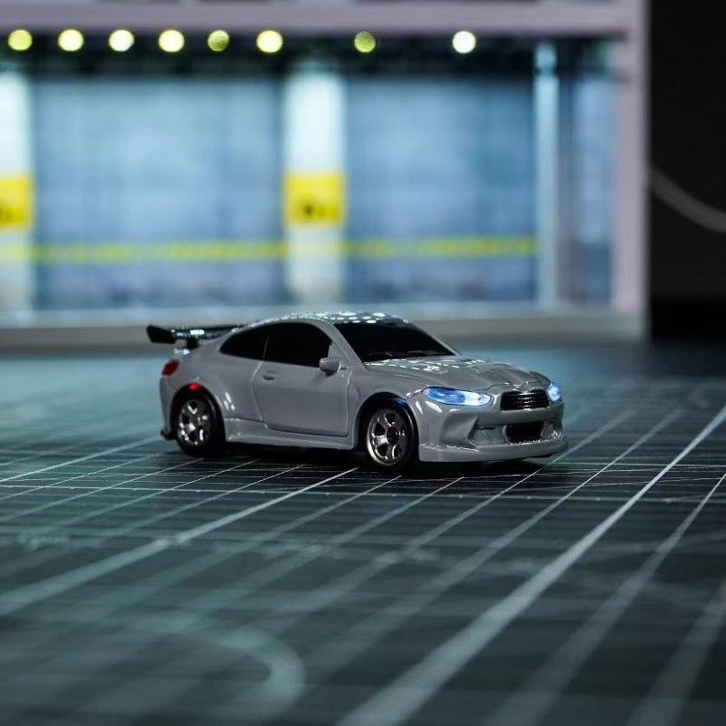 Mini Carrinho Drift de Controle Remoto 1:64 de Mesa com Quatro Rodas e Luz, Brinquedo