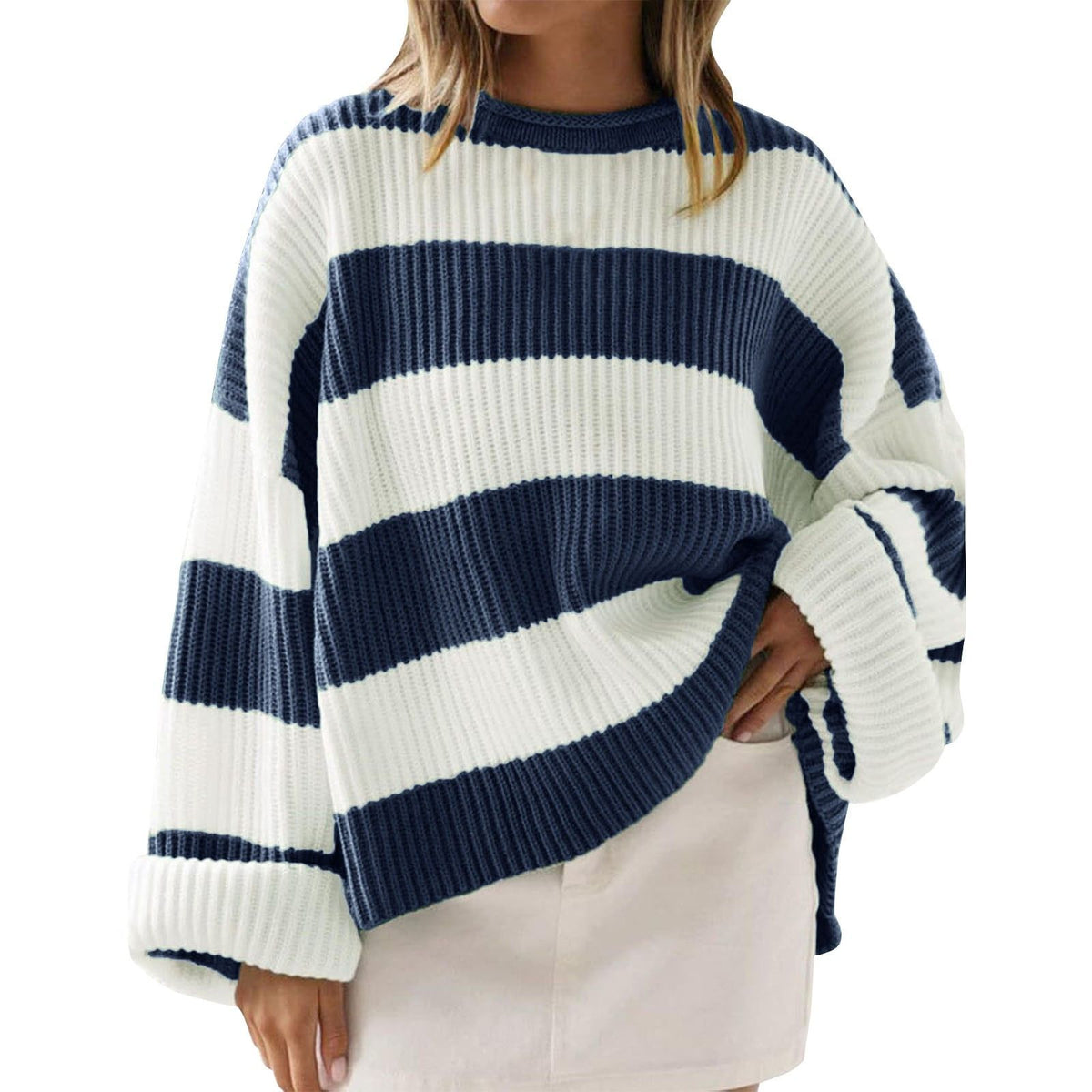Blusa de Tricô Solta Listrada com Manga Morcego e Gola Redonda Feminina