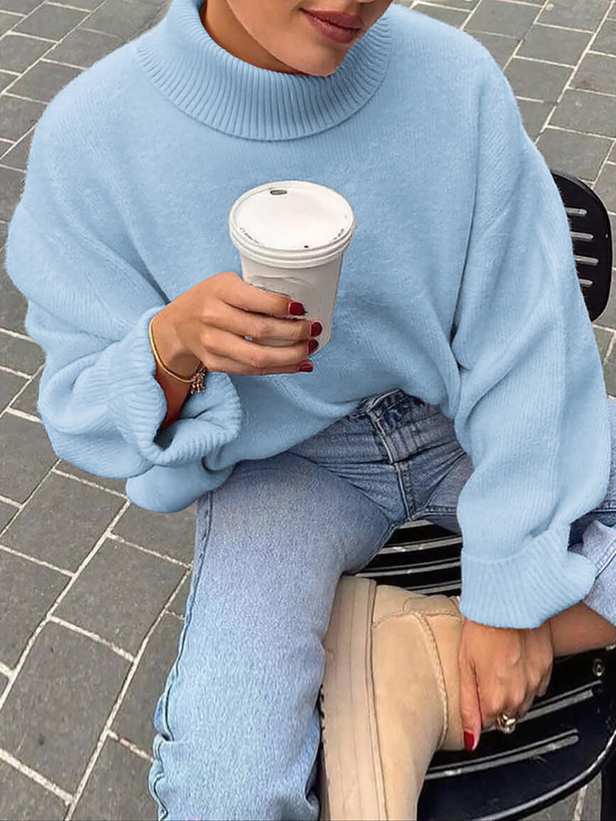 Suéter Fofo com Gola Redonda Solto de Manga Longa Feminino - Inverno